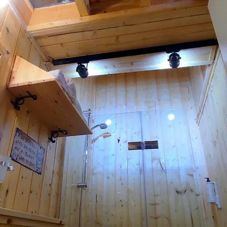 فندق مبيت وإفطار London تيرانا