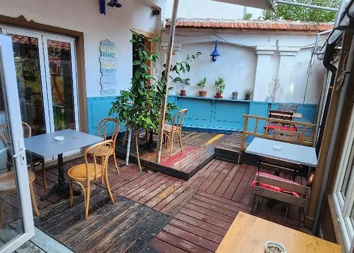 Bed & Breakfast London 3*