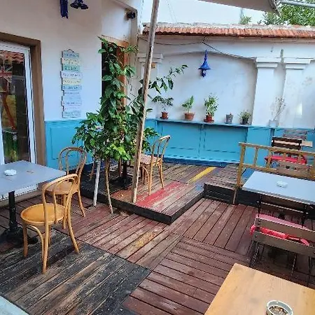 Bed & Breakfast London 3*