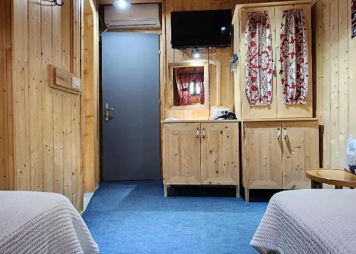 Bed and breakfast London Tirana