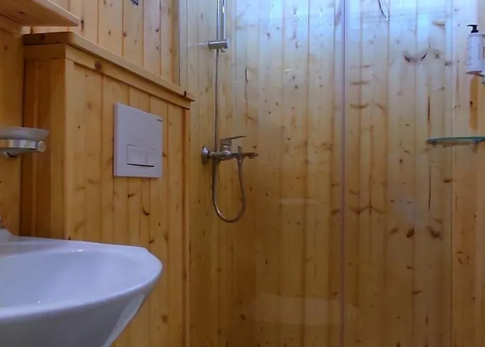 London 3* تيرانا